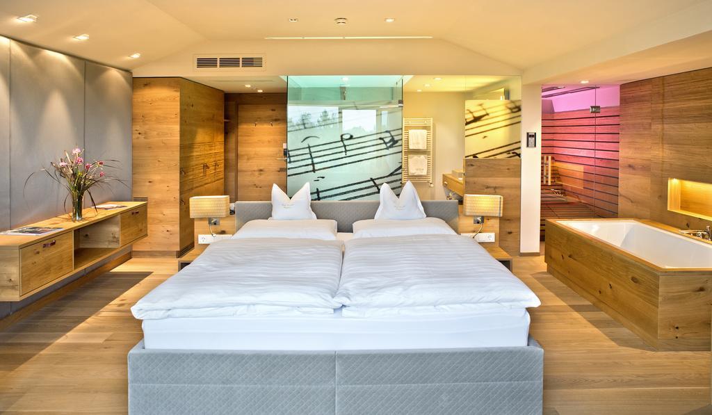 Genussdorf Gmachl - Hotel & Spa Bergheim Pokój zdjęcie